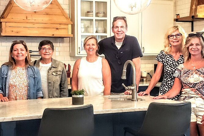 Top Waco Fixer Upper/City Tour: 5 Star, Award Winning, Affordable - The castle and other Magnolia sights