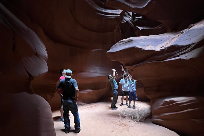 Upper Antelope Canyon Tour-AACT - Meeting at Adventurous Antelope Canyon Tours
