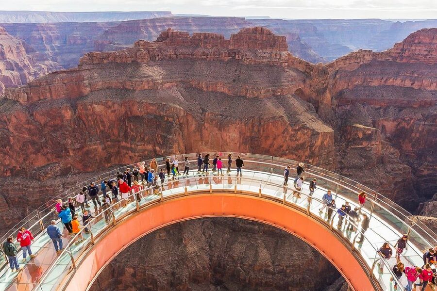 Vegas: Grand Canyon, Hoover Dam, Lunch/Skywalk Options, WiFi - Pickup from the Strip and the long desert ride