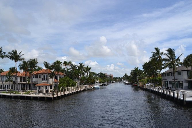 Venice of America Tour | Millionaire's Row | Complimentary Drinks - The New River and Fort Lauderdale’s waterway setting