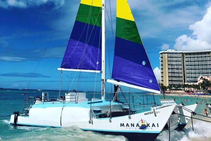 Waikiki Beach: Turtle Snorkeling and Sailing on Hāwea - Hāwea, a boat built for the water