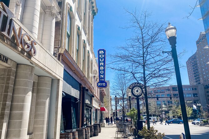 Walking Food Tour Downtown Lexington - A quick look at Skullers Clock on US-25