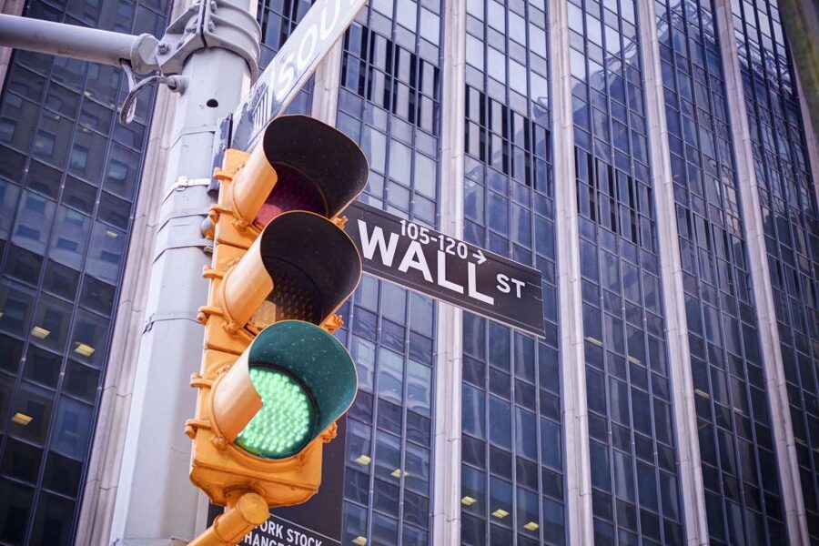 Wall Street Insider Tour with a Finance Professional - Wall Street, from Dutch trading post to global finance