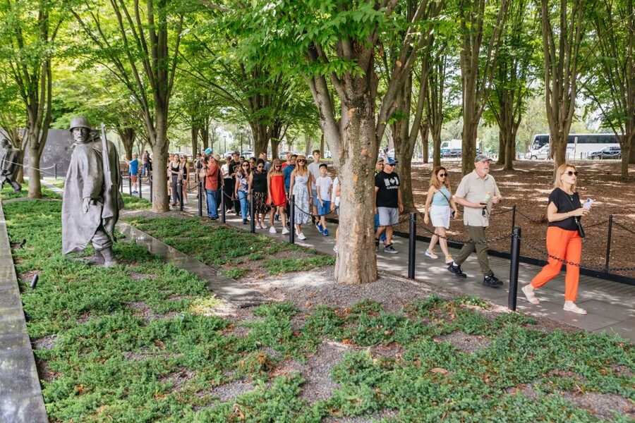 Washington DC Day Trip by Bus from New York City - The four-hour ride south