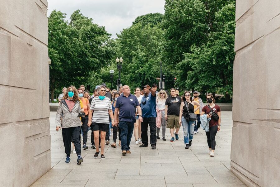 Washington, DC: Full-Day Tour with a Scenic River Cruise - The National Mall memorials, from World War II to Jefferson