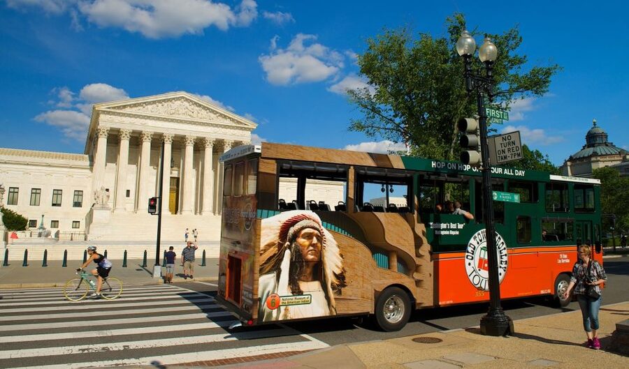 Washington, DC: Hop-On Hop-Off Old Town Trolley City Tour - Museums, portraits, and downtown Washington