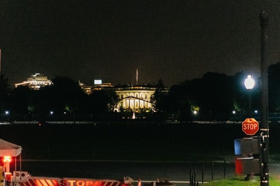 Washington DC: Monuments by Moonlight Nighttime Trolley Tour - Who should book this tour?