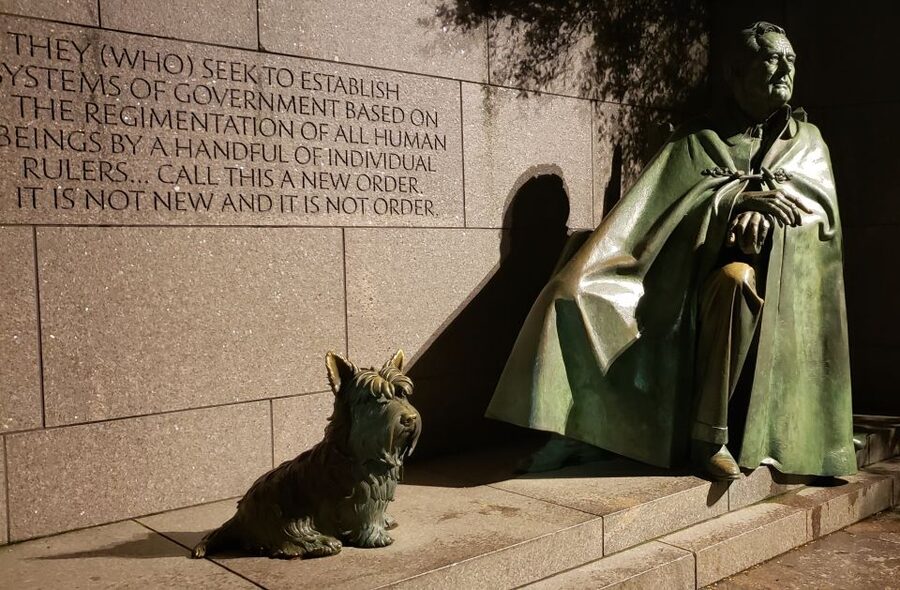 Washington DC: Monuments by Moonlight Nighttime Trolley Tour - What you see from the trolley