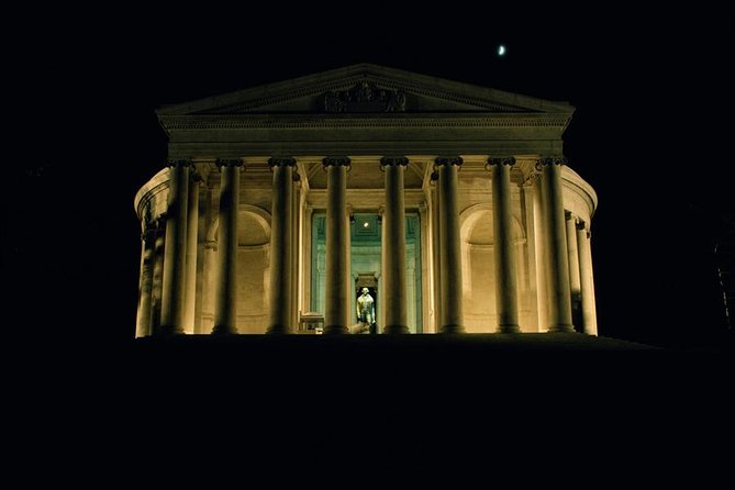 Washington DC Monuments by Moonlight Tour by Trolley - What this moonlight tour does well