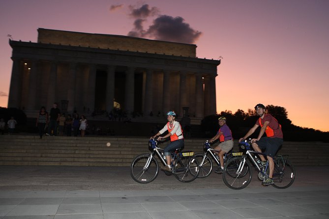 Washington DC Sites at Night Guided Bicycle Tour - Vietnam Women’s Memorial and the Wall