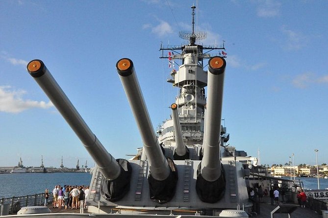 WWII Pearl Harbor Heroes Deluxe Tour - The Final Shoreline View and Visitor Center