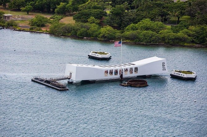 WWII Pearl Harbor Heroes Deluxe Tour - Transport, Guides, and the Long Day