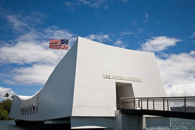 WWII Pearl Harbor Heroes Deluxe Tour - The USS Arizona Memorial and Its Uncertain Boat Launch